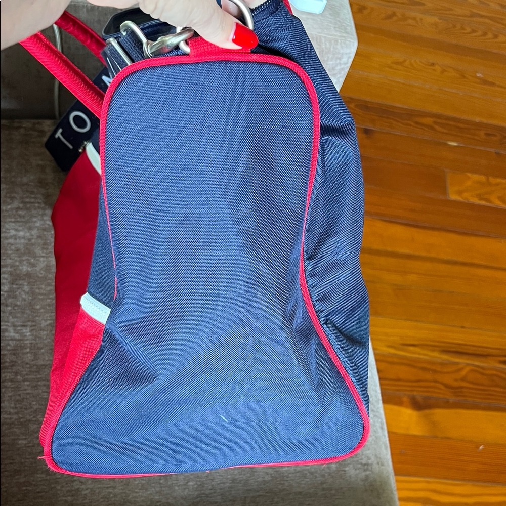 Tommy Hilfiger Navy and Red Duffel Bag Vintage Great Condition - Picture 6 of 9